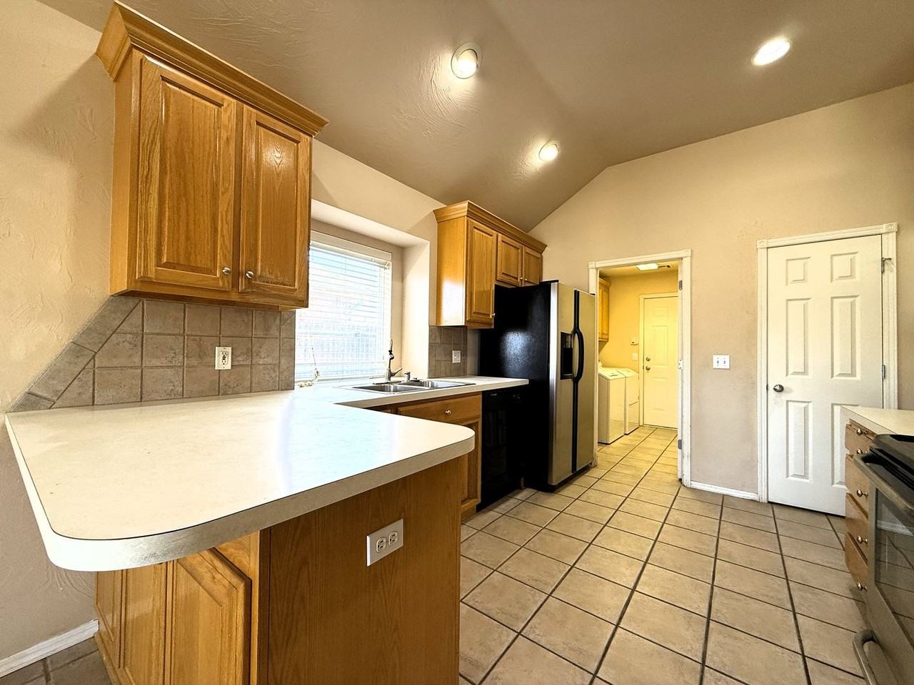 8305 Northwest 73rd Street - Photo 6 of 24