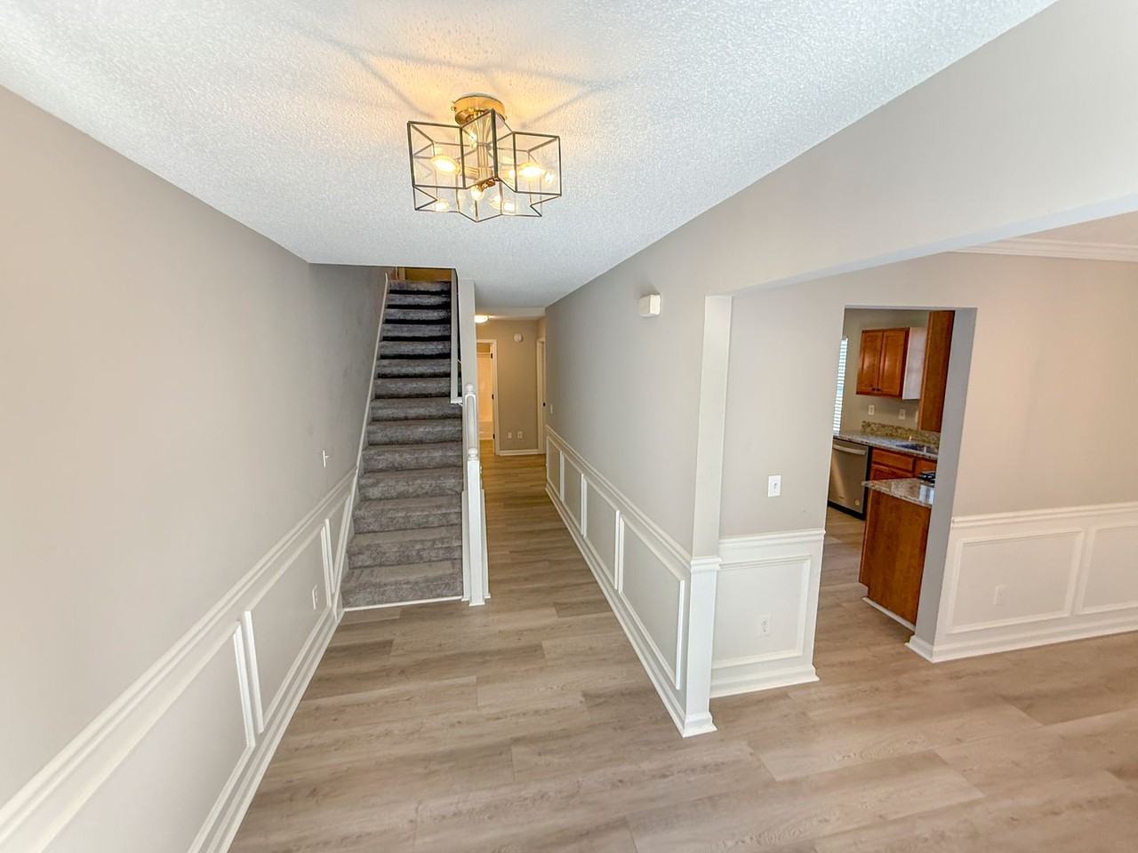 282 Bonnes Dr - Photo 4 of 35