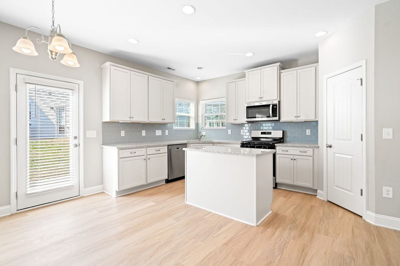 2275 Campbell Loop - Photo 4 of 43