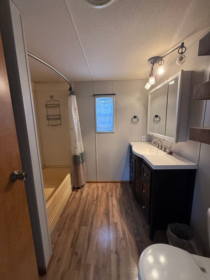 320 Schubert Rd - Photo 2 of 9