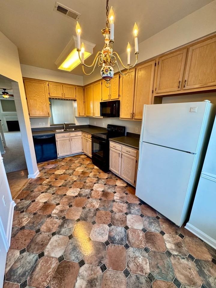 2428 Dillingham Rd - Photo 6 of 22