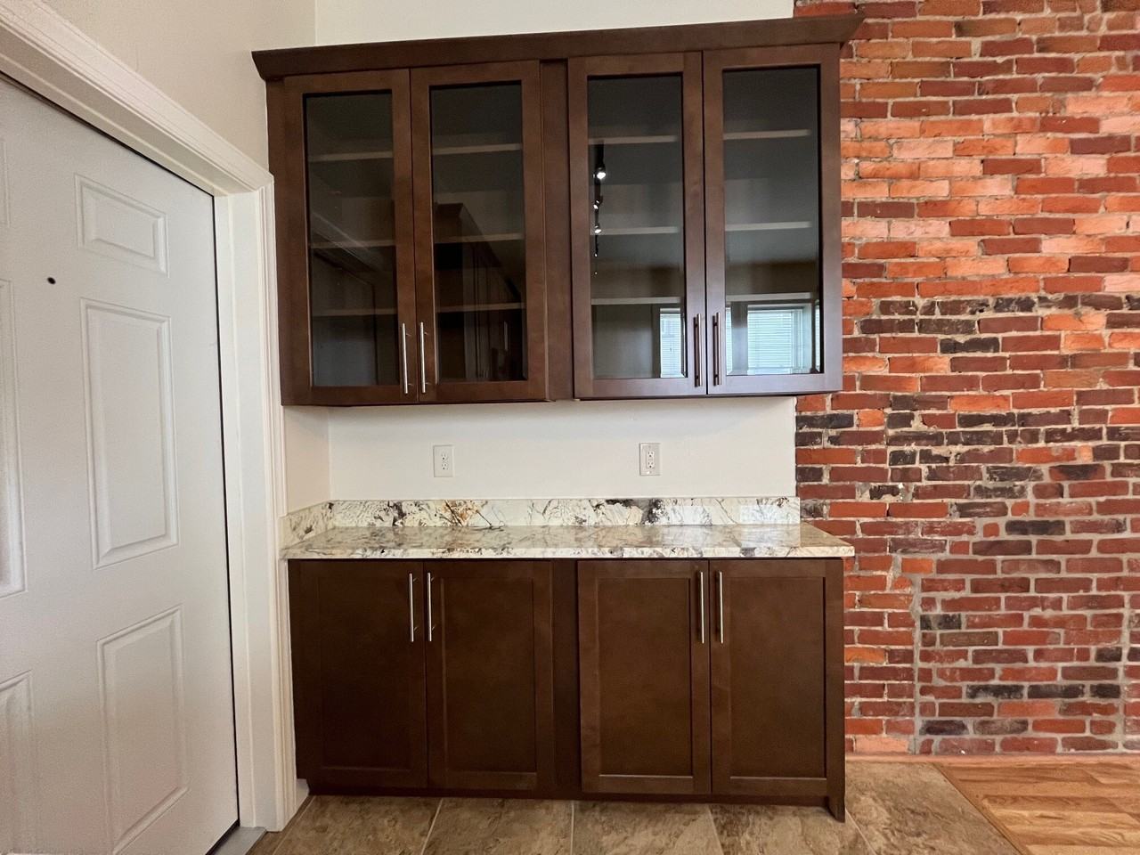 Centre 4930 - Photo 3 of 16