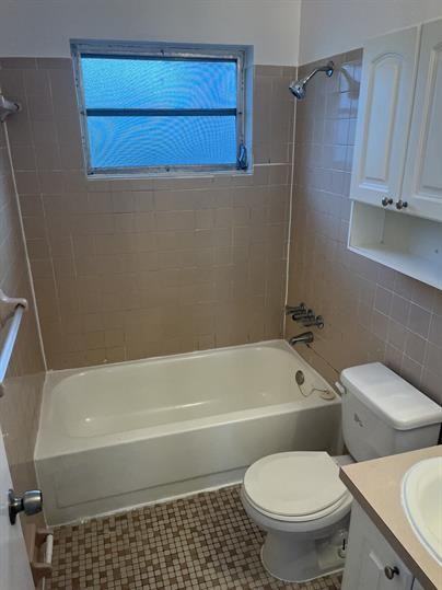 2851 Jackson Street - Photo 5 of 8