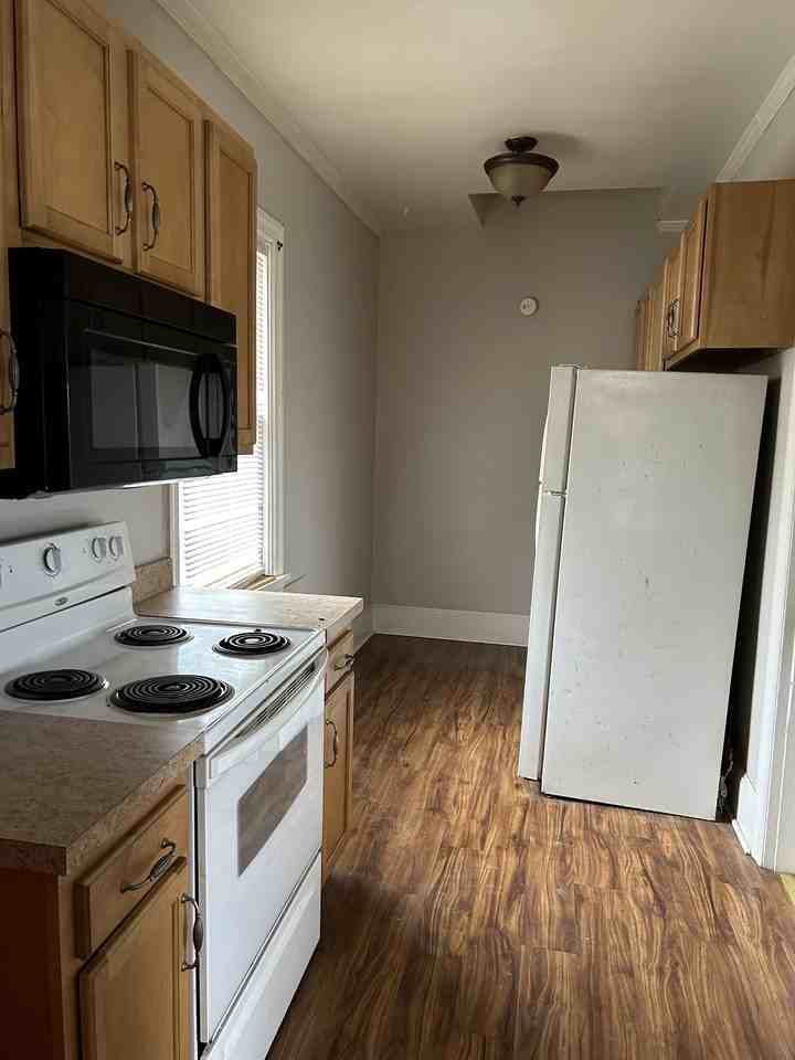 321 North Loudoun Street - Photo 2 of 11