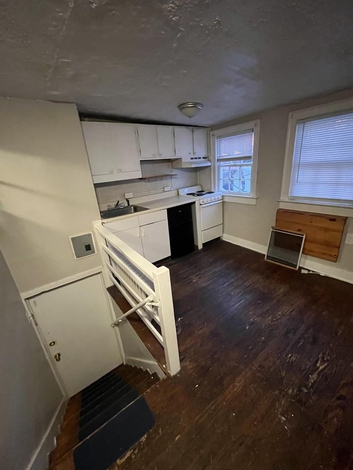 337 North Loudoun Street - Photo 2 of 4