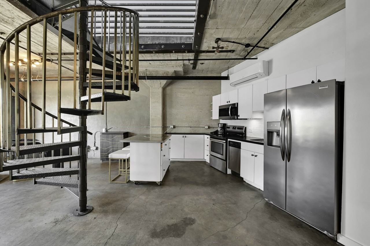 Cosmo Lofts - Photo 6 of 20