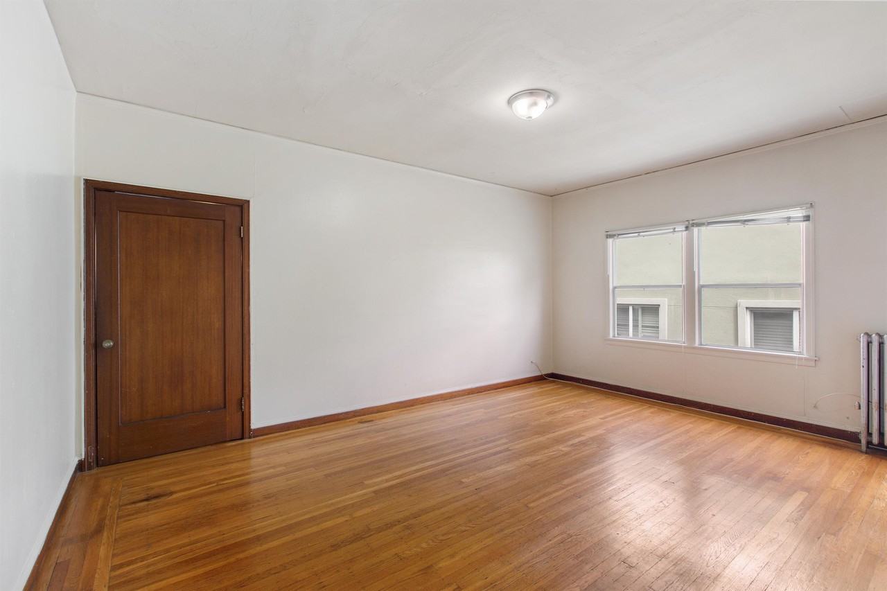 1650 Oxford St. - Photo 3 of 50