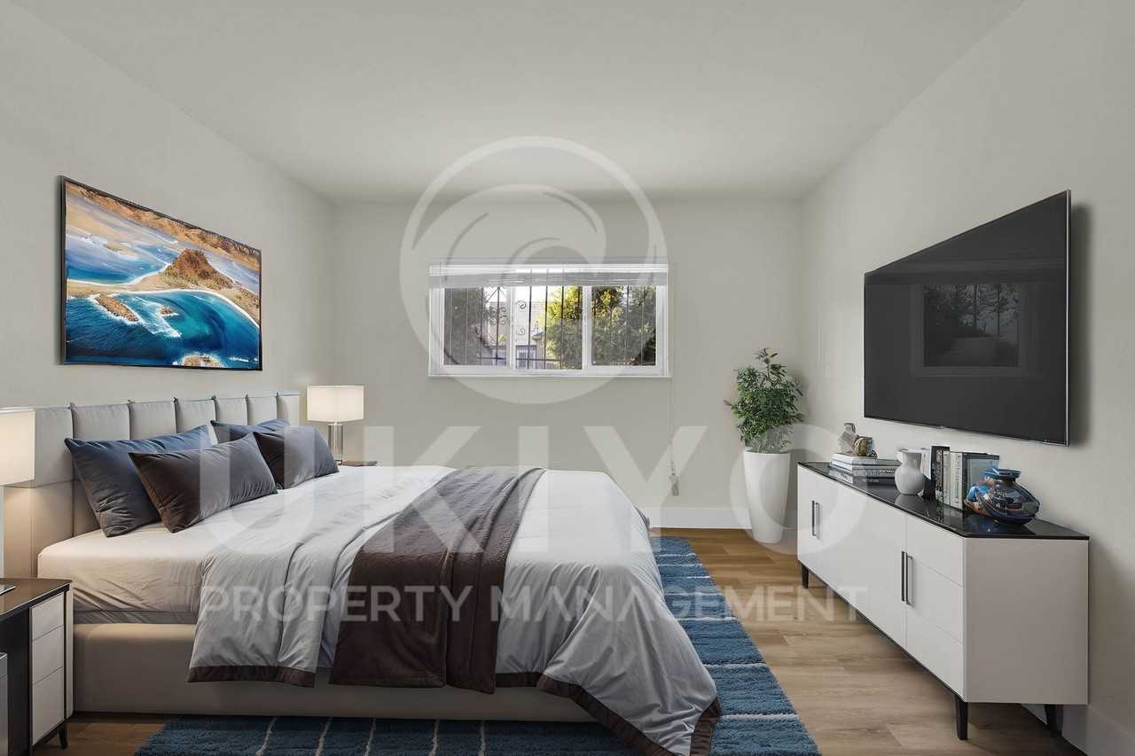 939 21st Street - Photo 2 of 25