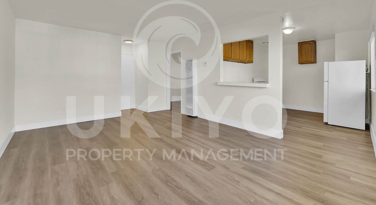 939 21st Street - Photo 3 of 25