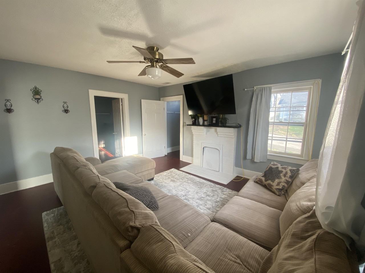 315 West 14th Street - Photo 3 of 12