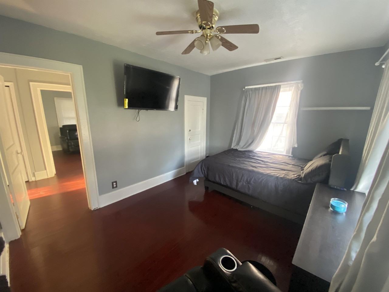 315 West 14th Street - Photo 7 of 12