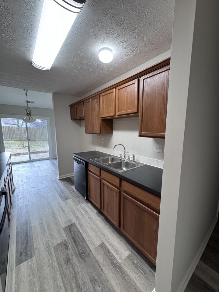 202 Taos Trce - Photo 3 of 14