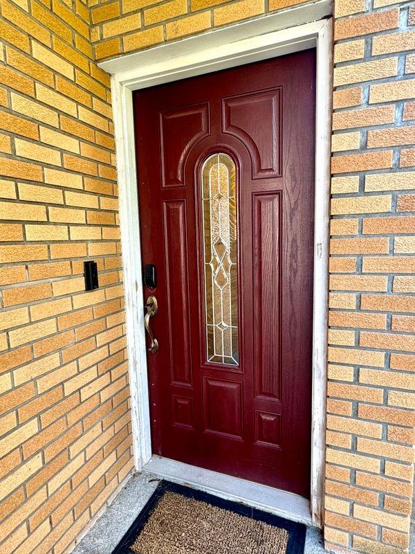 246 Doane Ave - Photo 2 of 9