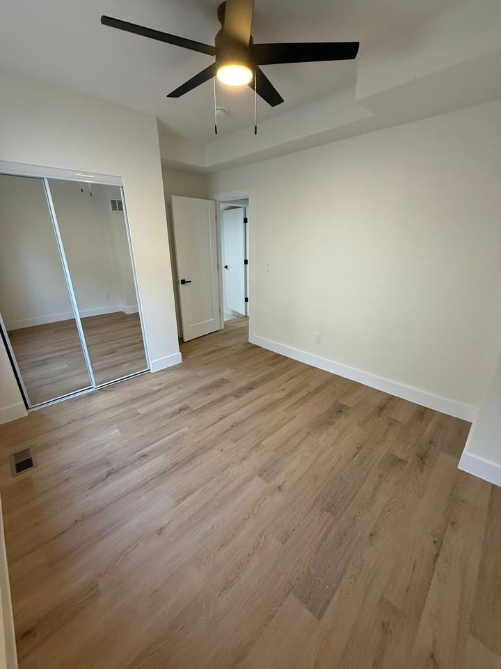 2335 Se 8th St - Photo 7 of 14