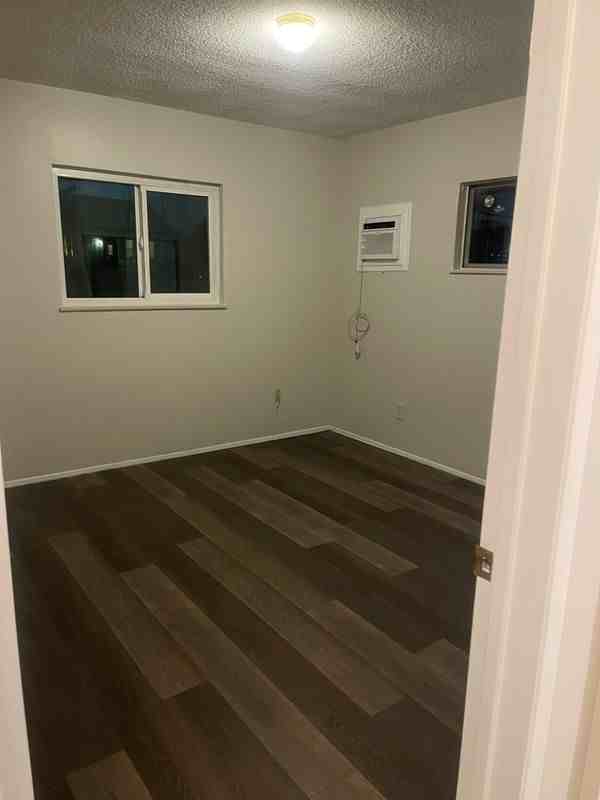 921 E Laurel Ave - Photo 3 of 5