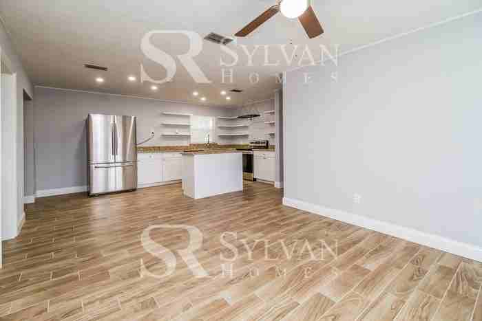 757 East Ave - Photo 3 of 15