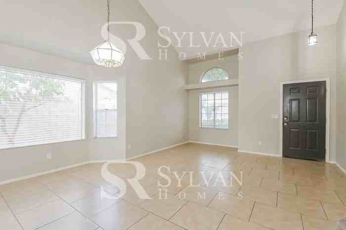 9379 N Waxwing Ct - Photo 2 of 15