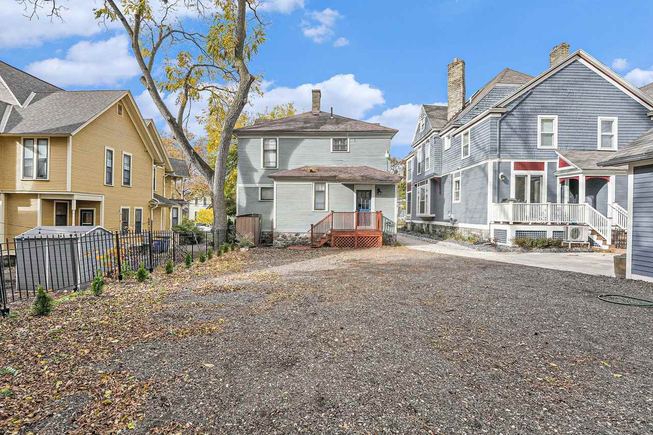 256 Union Ave Se - Photo 4 of 50
