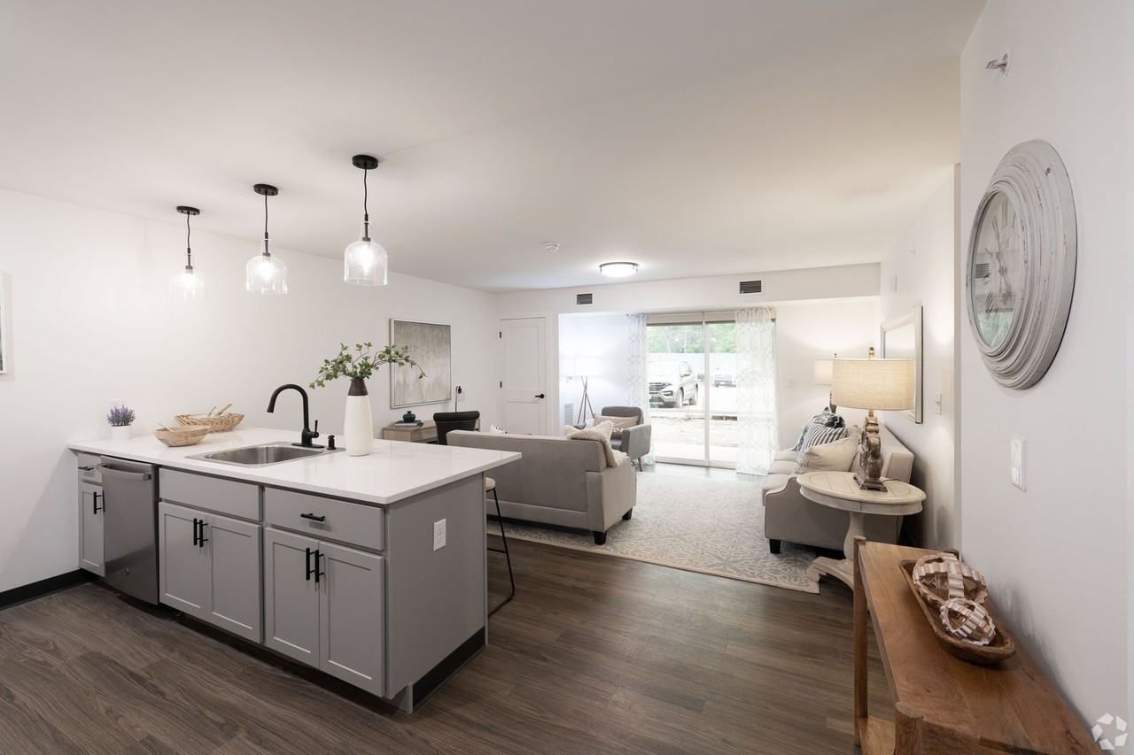 LoSo Lakeside Apartments - Photo 2 of 12