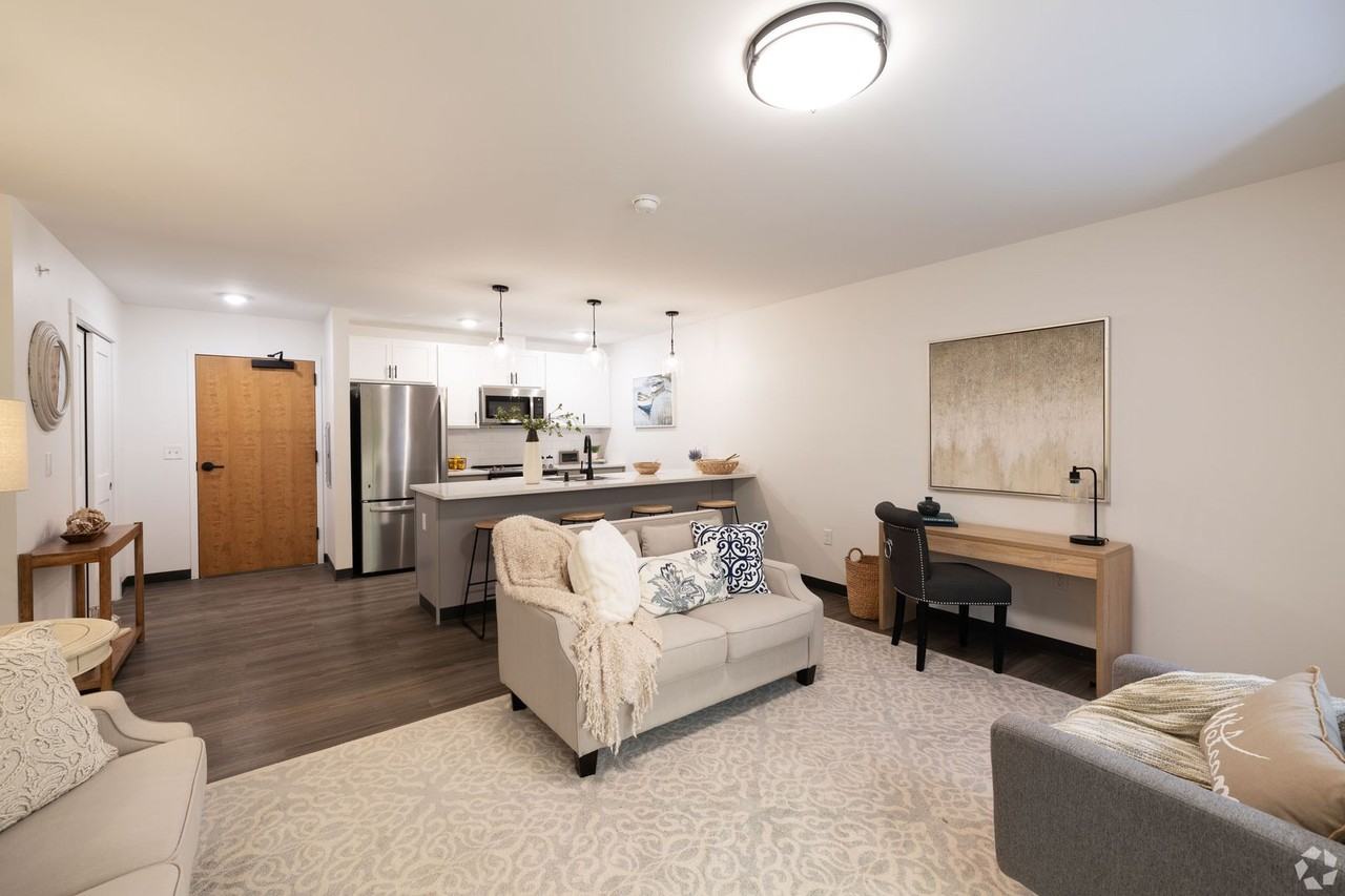 LoSo Lakeside Apartments - Photo 3 of 12