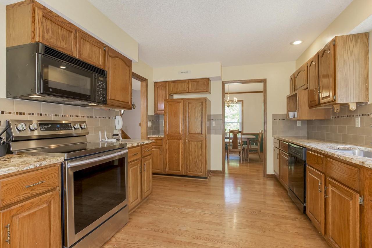 Welcoming North Kansas City Home in a Peaceful Neighborhood - Photo 7 of 11