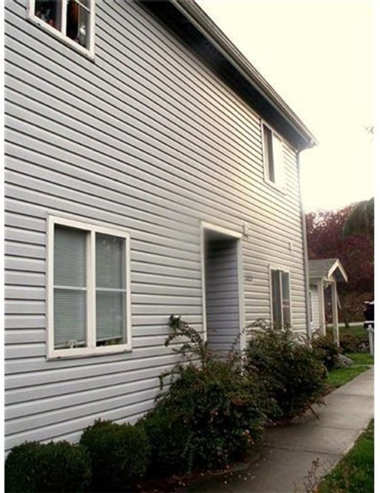 1121 Humboldt St - Photo 2 of 24