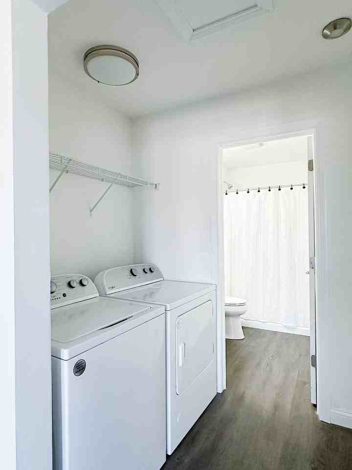 52 Flats - Photo 5 of 50
