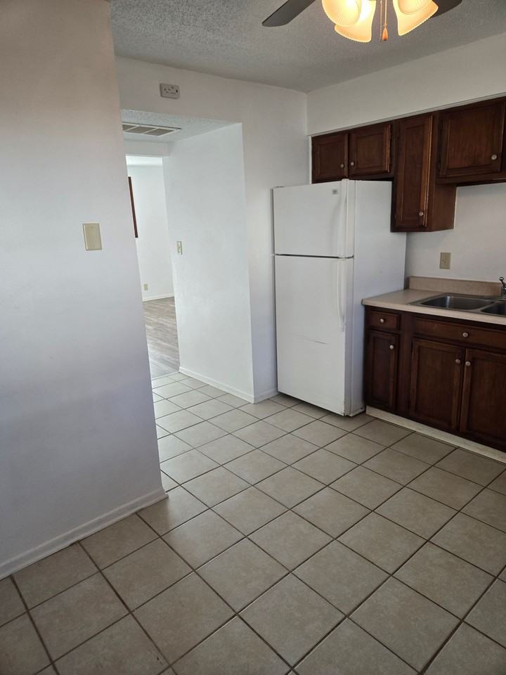 Lynnwood Apartments - Photo 3 of 11