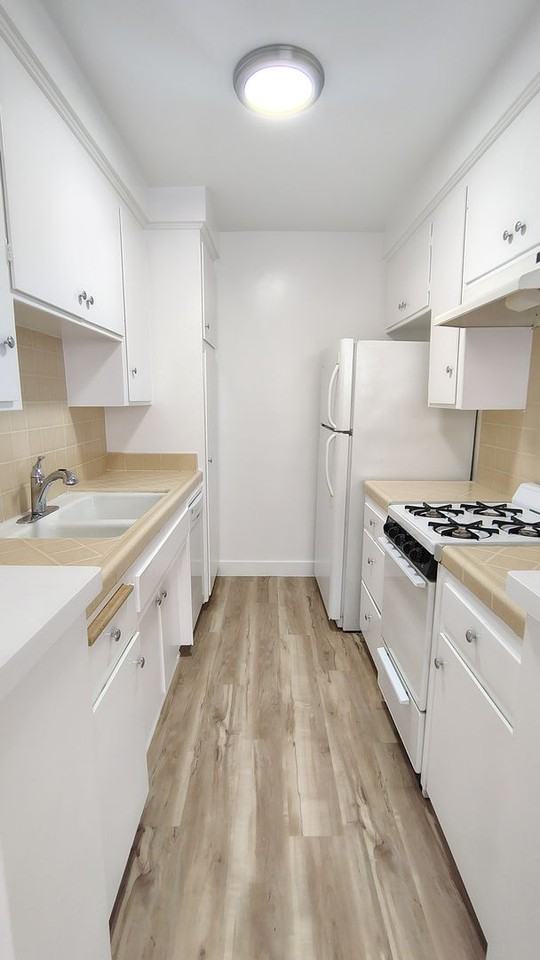 12545 Pacific Ave - Photo 3 of 13