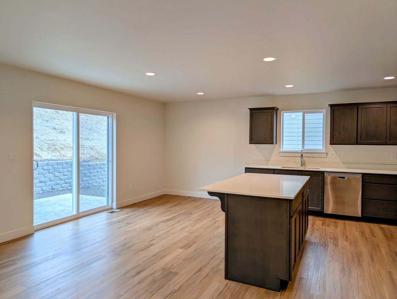 319 S Nevada Ave - Photo 2 of 20