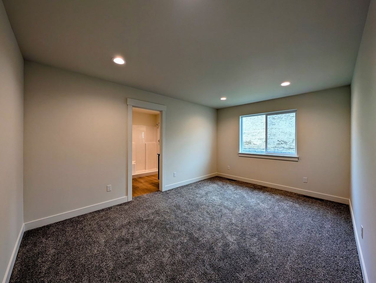 319 S Nevada Ave - Photo 4 of 20