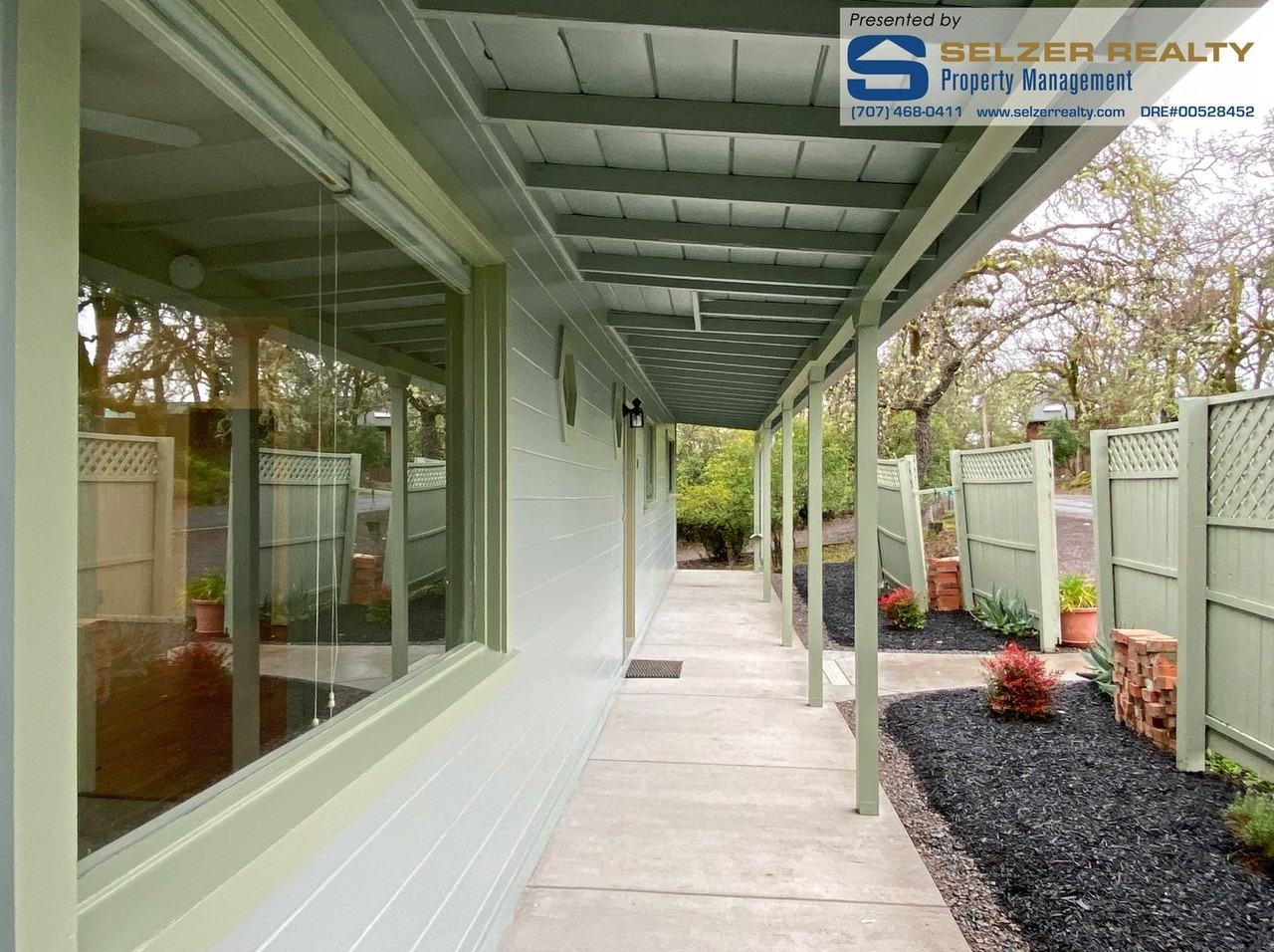 701 Vichy Hills Dr - Photo 2 of 10