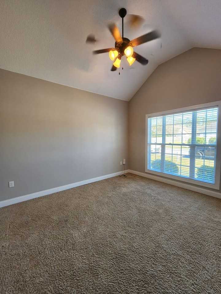 3835 Napa Dr - Photo 4 of 10
