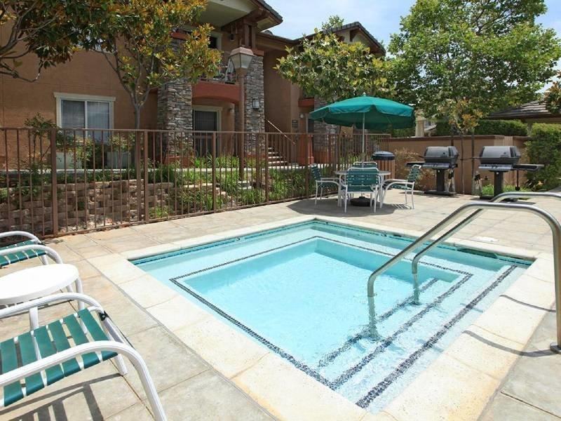 941 Sunset Garden Ln - Photo 3 of 13