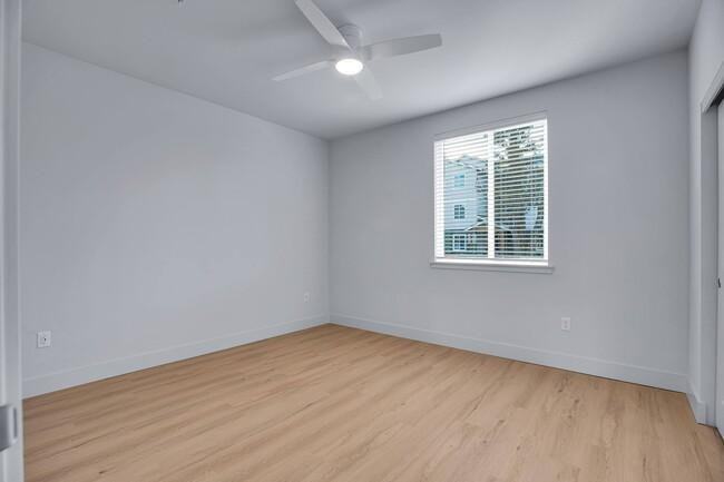 210 N Woodson St - Photo 4 of 29