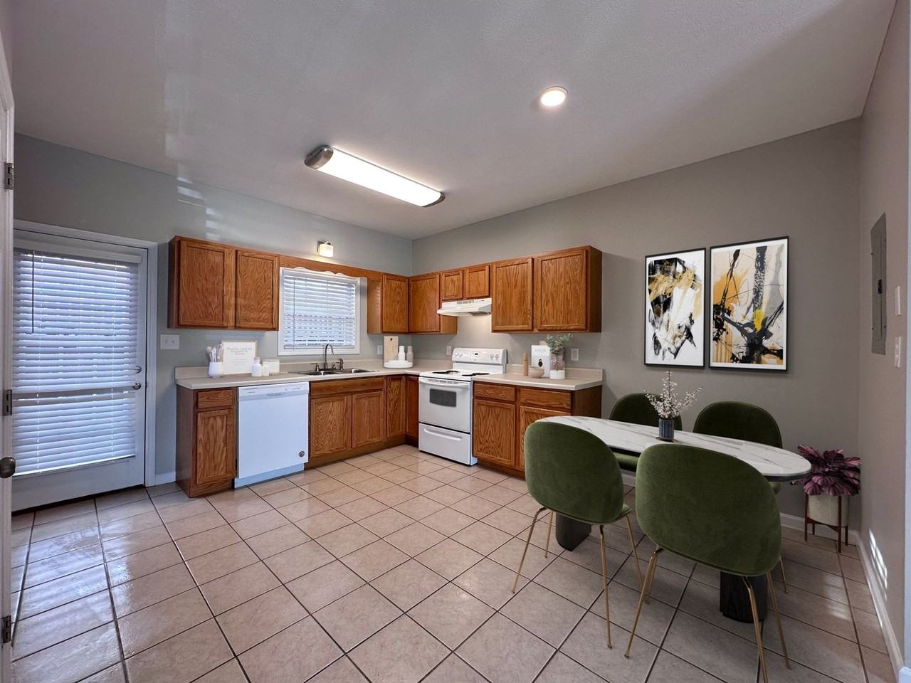 Rand Powell Apartment Homes - Photo 2 of 21