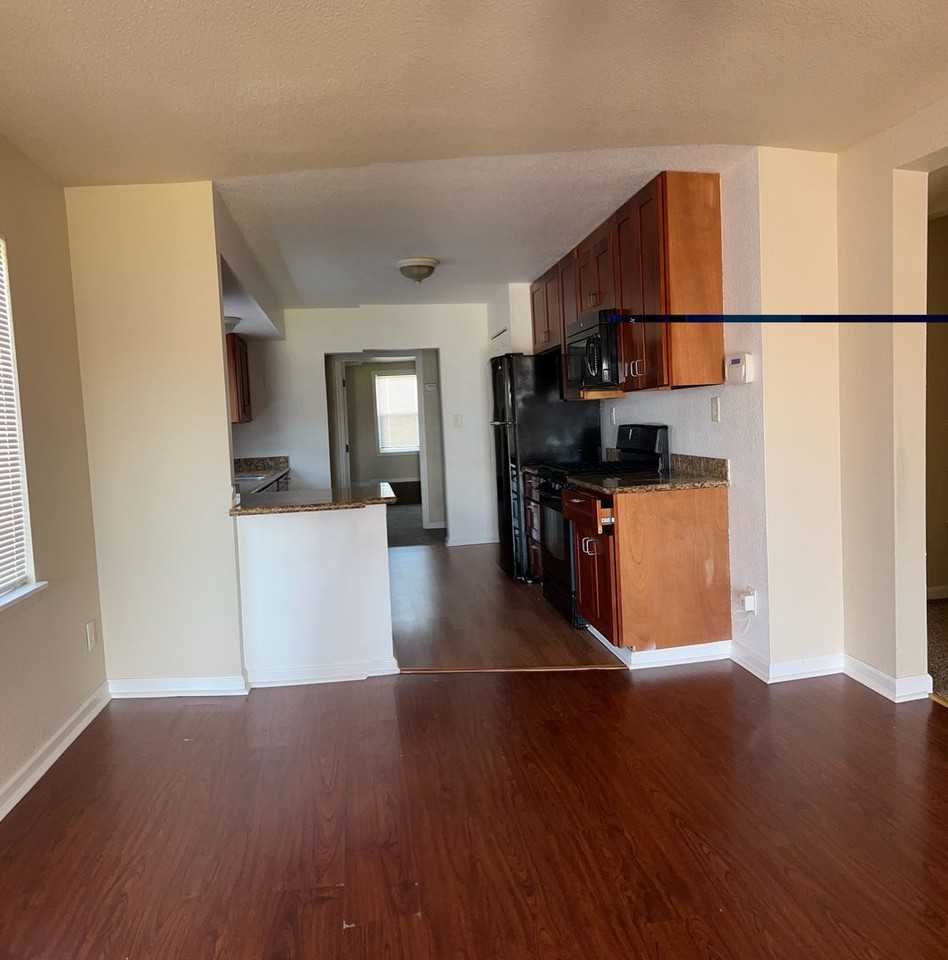 1820 Carolina St - Photo 3 of 17