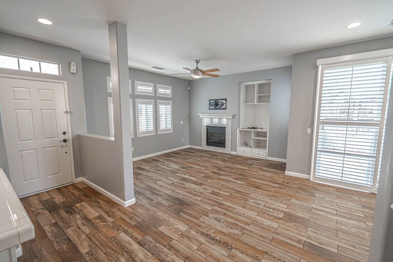 24479 Montevista Cir - Photo 2 of 22