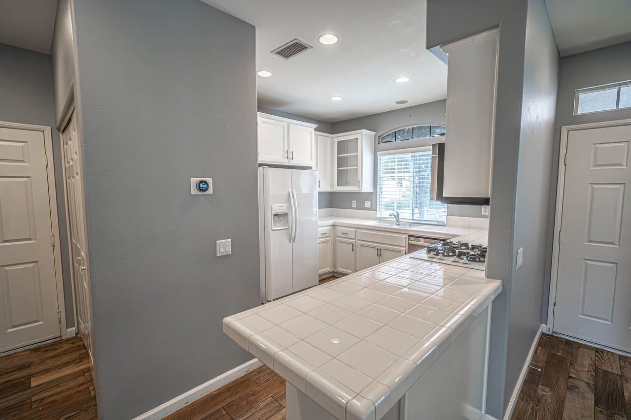 24479 Montevista Cir - Photo 5 of 22