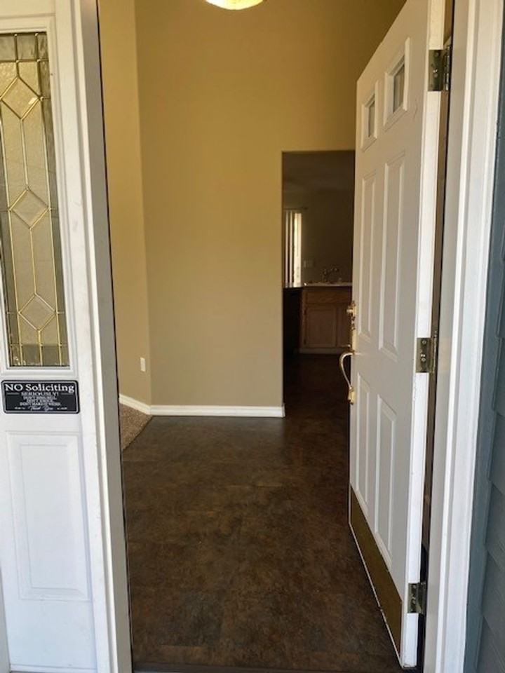 2002 Ne 153rd Ave - Photo 3 of 23