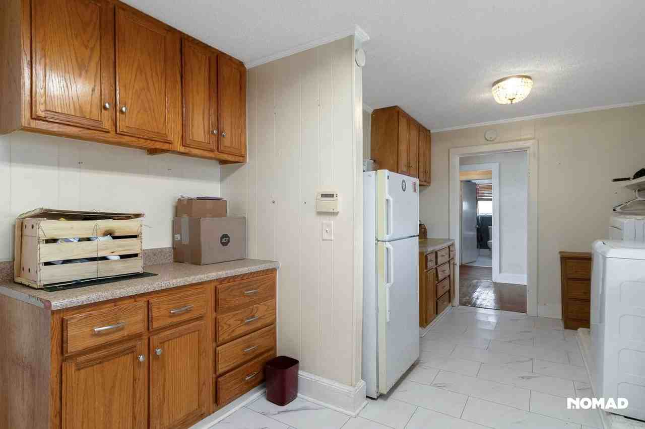 141 Dockweiler Rd N - Photo 4 of 39