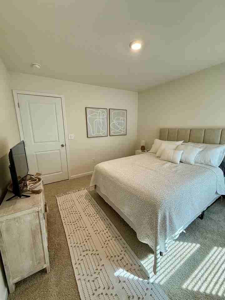 215 Wanderlust Ct - Photo 4 of 21