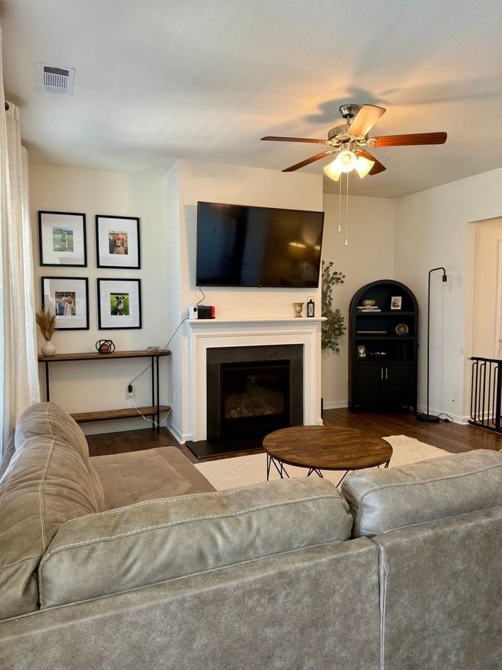 215 Wanderlust Ct - Photo 5 of 21