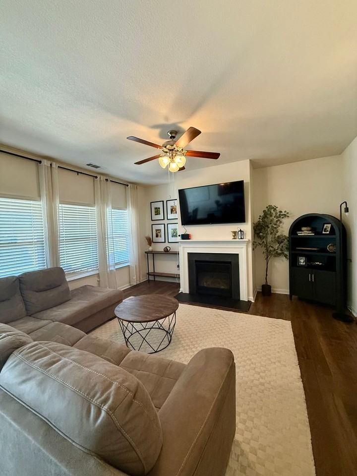 215 Wanderlust Ct - Photo 6 of 21