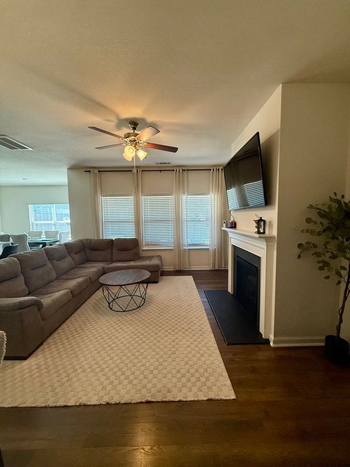 215 Wanderlust Ct - Photo 7 of 21