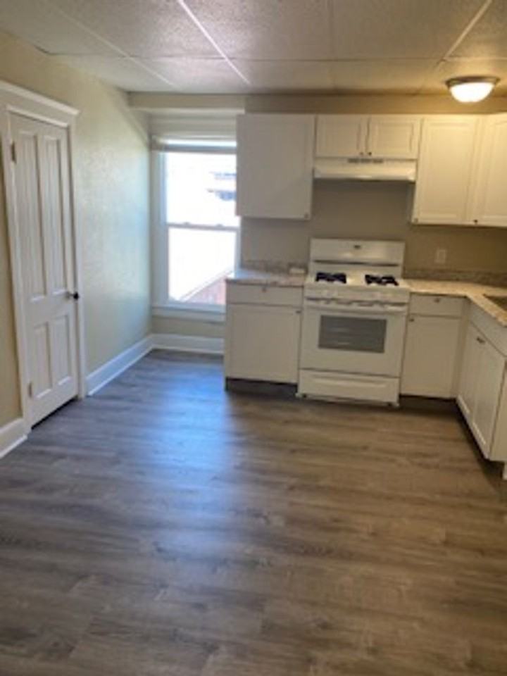 627 Arizona Ave #12 - Photo 7 of 8