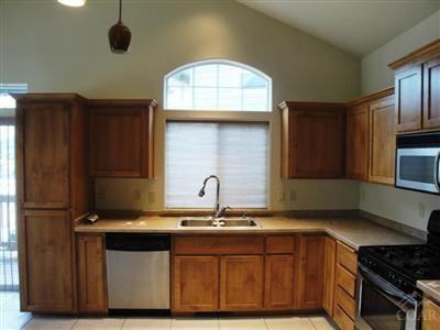 2828 Ne Rainier Dr - Photo 7 of 8