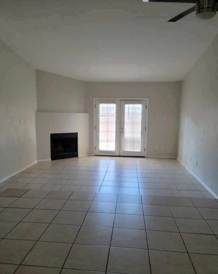 3038 N 24th Ln - Photo 2 of 11