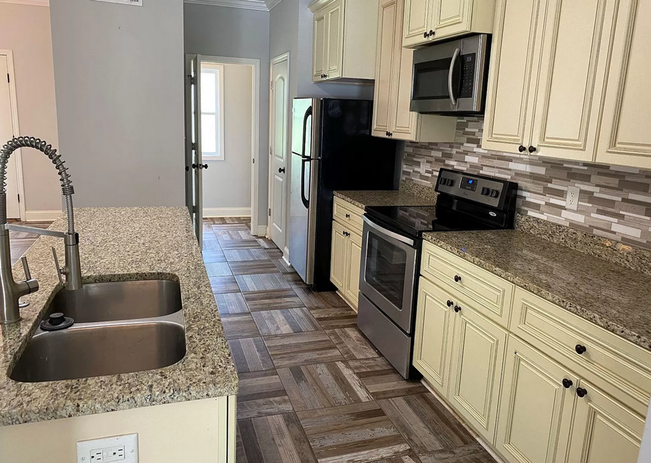 402 Shady Park Cv - Photo 4 of 23