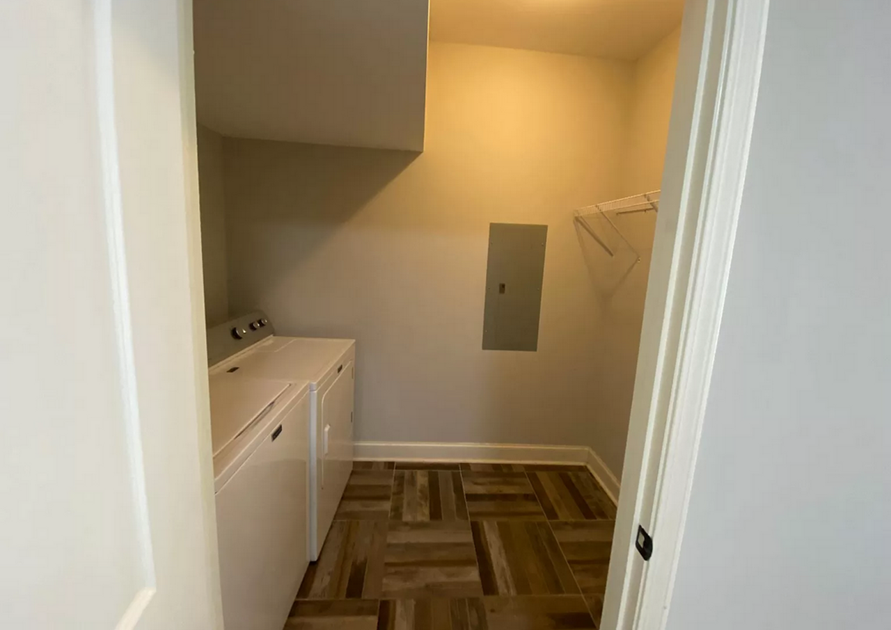 402 Shady Park Cv - Photo 5 of 23